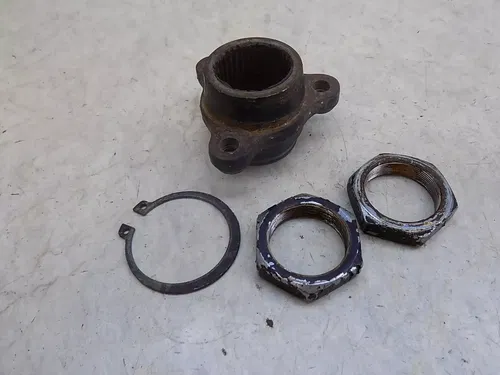 Honda ATC200X Rear Disc mount w/ axle nuts / keeper ring   ATC 200X X 1984