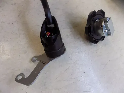 Suzuki DRZ400SM Ignition w/ Fuel Cap / key   DRZ 400sm 2023 low mile