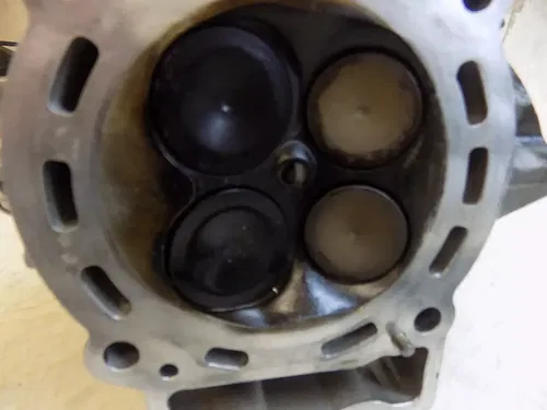 KTM 690 Enduro Head w/ Valves  2013