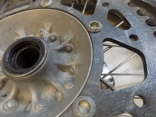 Kawasaki KX250 Rear Wheel w/ Disc / Sprocket 18" KX 250 2005