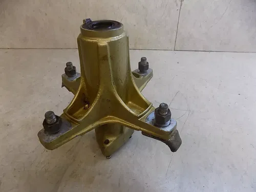 Honda ATC250R Front Wheel Hub  ATC 250r R 1985 p