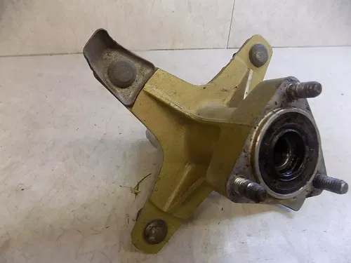 Honda ATC250R Front Wheel Hub  ATC 250r R 1985 p