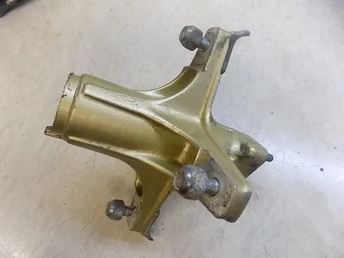 Honda ATC250R Front Wheel Hub    ATC 250R R 1986