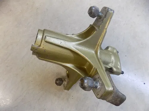 Honda ATC250R Front Wheel Hub    ATC 250R R 1986