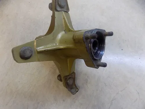 Honda ATC250R Front Wheel Hub    ATC 250R R 1986