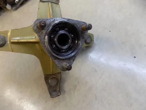 Honda ATC250R Front Wheel Hub    ATC 250R R 1986