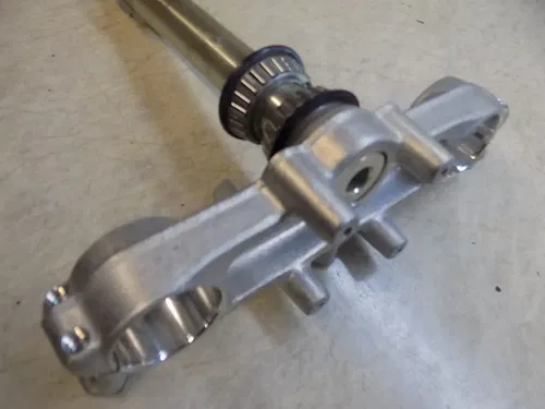 Suzuki DR650SE Lower Triple Tree Clamp w/ Stem   DR 650 se 650se 2025 NEW #2