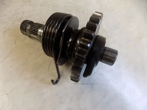 Yamaha RD350 Kicker Kickstarter Gear w/ Shaft    RD 350 1974