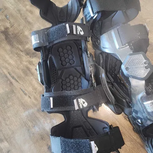 Evs Web Eclipse Knee Brace 