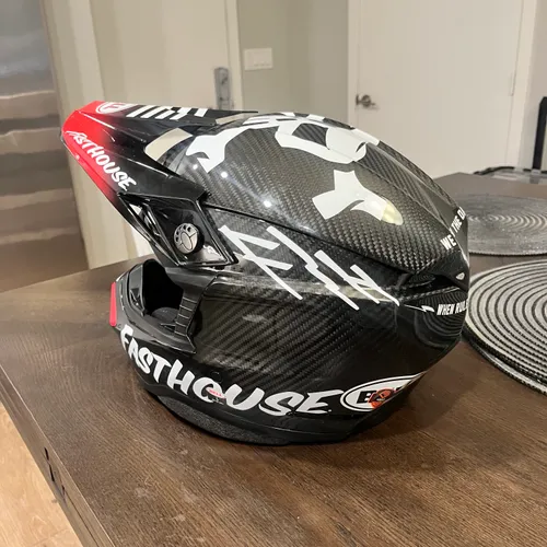 Bell Moto 10 Carbon Flex