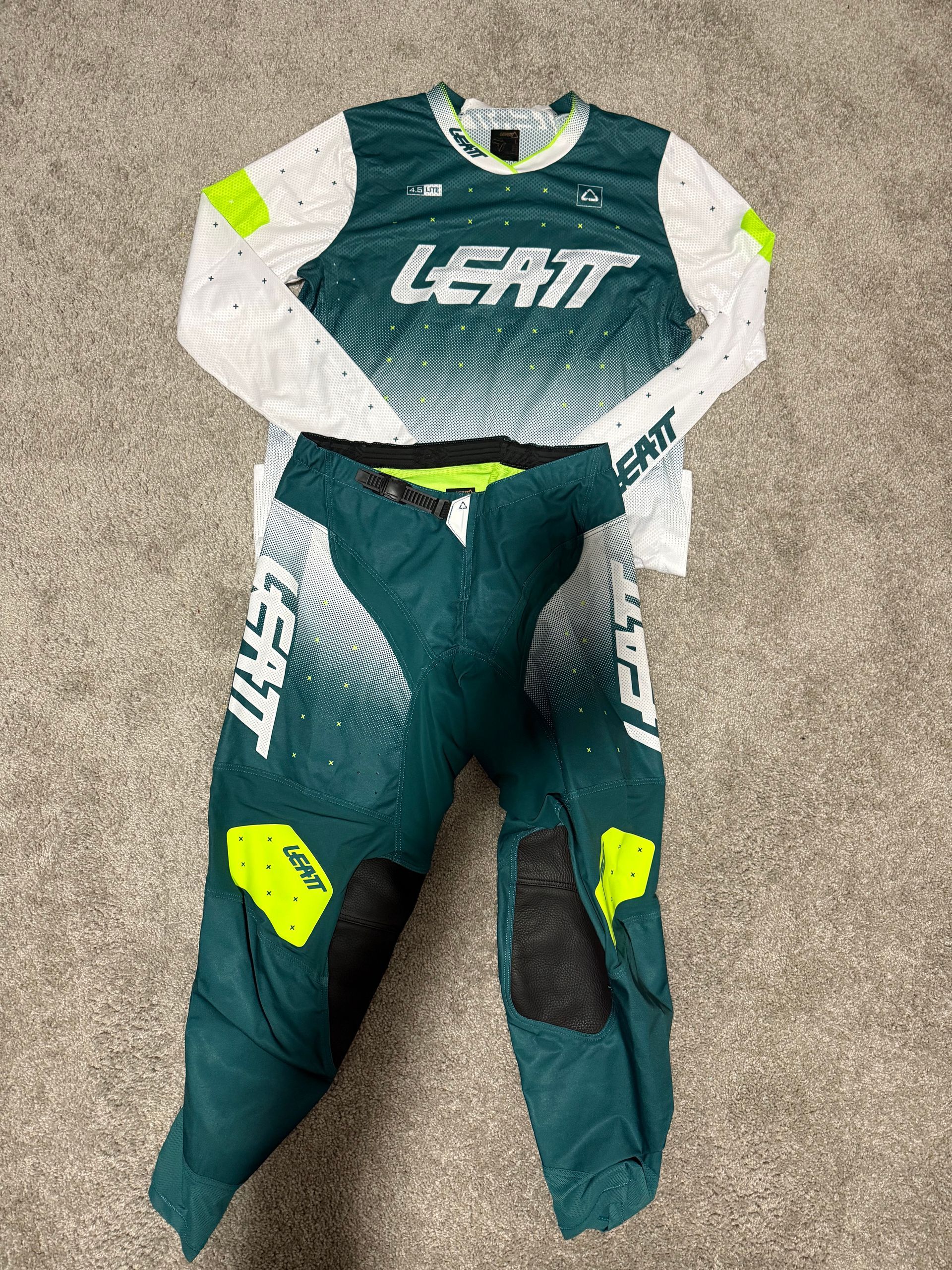 Leatt Racing Gear Set. L/36