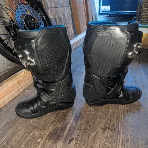 Fox Instinct Boots Black Size 8