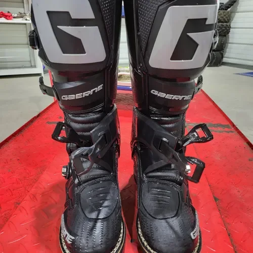 Gaerne SG12 boots, Size 9