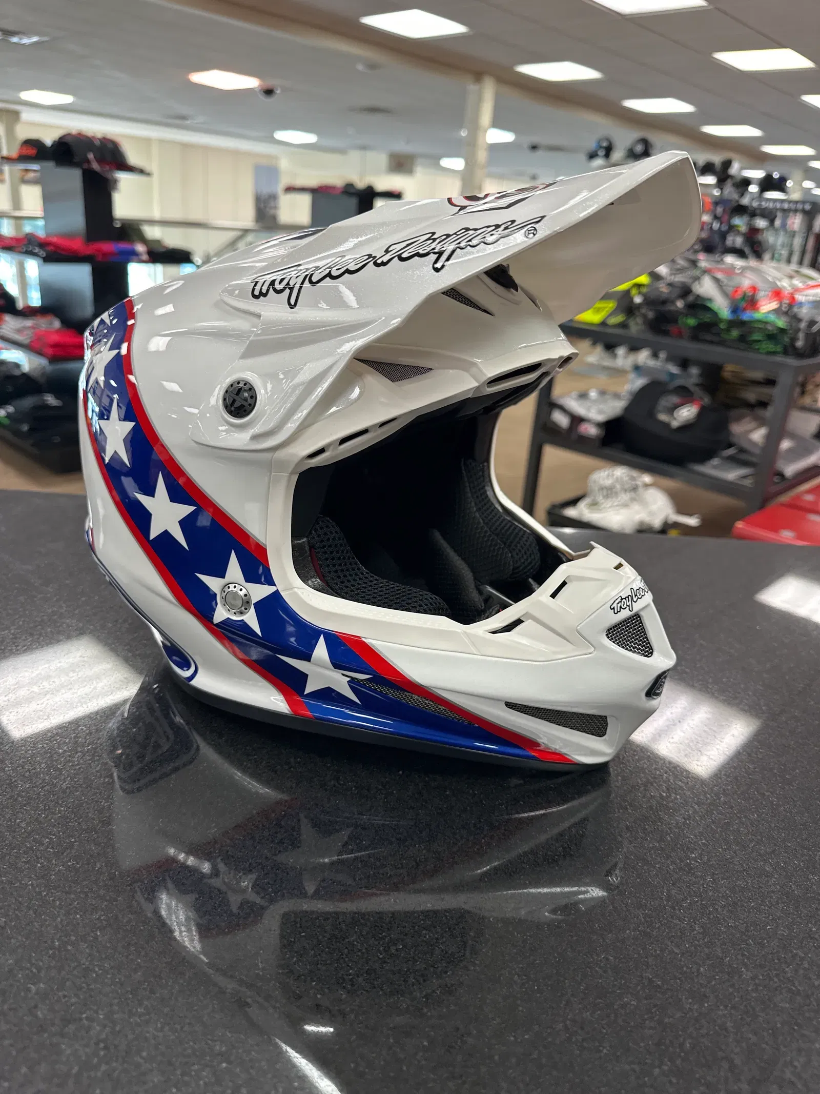 Troy Lee Designs SE5 size medium