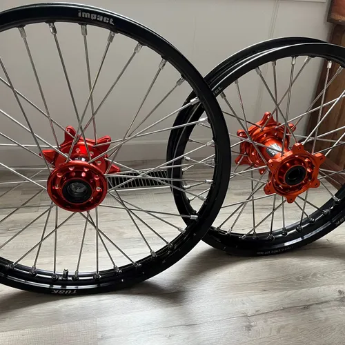 Tusk Impact wheel set 19"21"
