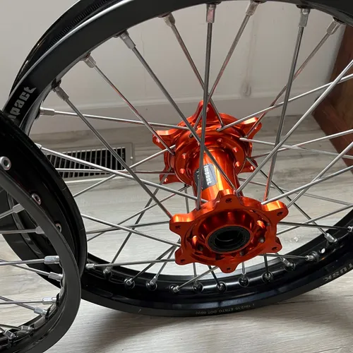 Tusk Impact wheel set 19"21"