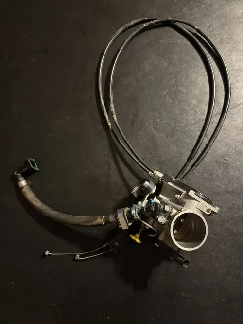 2015 Honda Crf250r OEM Keihin Throttle Body Assembly Fuel Injector Sensor Cables