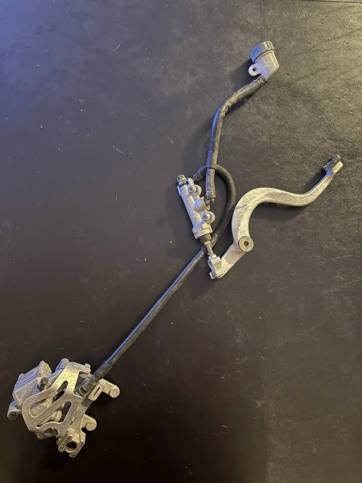 CR85 RB REAR BRAKE CALIPER MASTER COMPLETE GENUINE OEM HONDA CR 80 85 R B 96-07