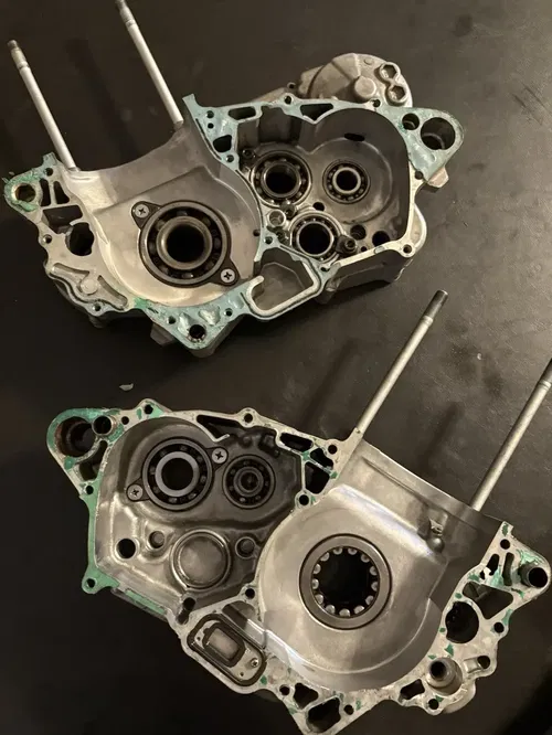 2004 04 HONDA CRF450R OEM LEFT & RIGHT ENGINE MOTOR CRANKCASE CRANK CASES BLOCK