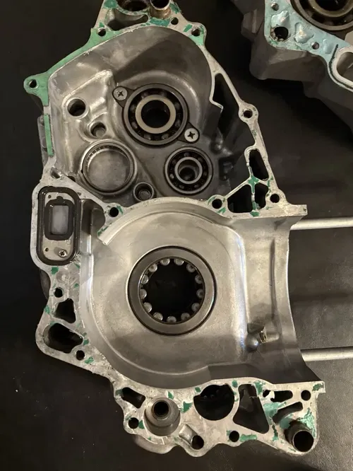 2004 04 HONDA CRF450R OEM LEFT & RIGHT ENGINE MOTOR CRANKCASE CRANK CASES BLOCK