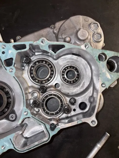 2004 04 HONDA CRF450R OEM LEFT & RIGHT ENGINE MOTOR CRANKCASE CRANK CASES BLOCK