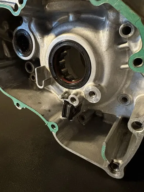 2004 04 HONDA CRF450R OEM LEFT & RIGHT ENGINE MOTOR CRANKCASE CRANK CASES BLOCK