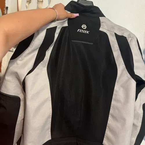 Reax Jacket