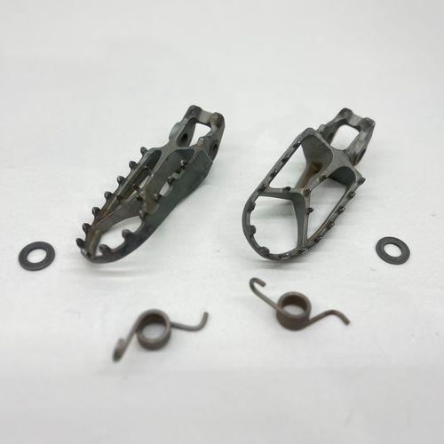 2021 KTM 450 SX Foot Pegs Left Right Set Spring Mount Rest Pins Spring Assembly