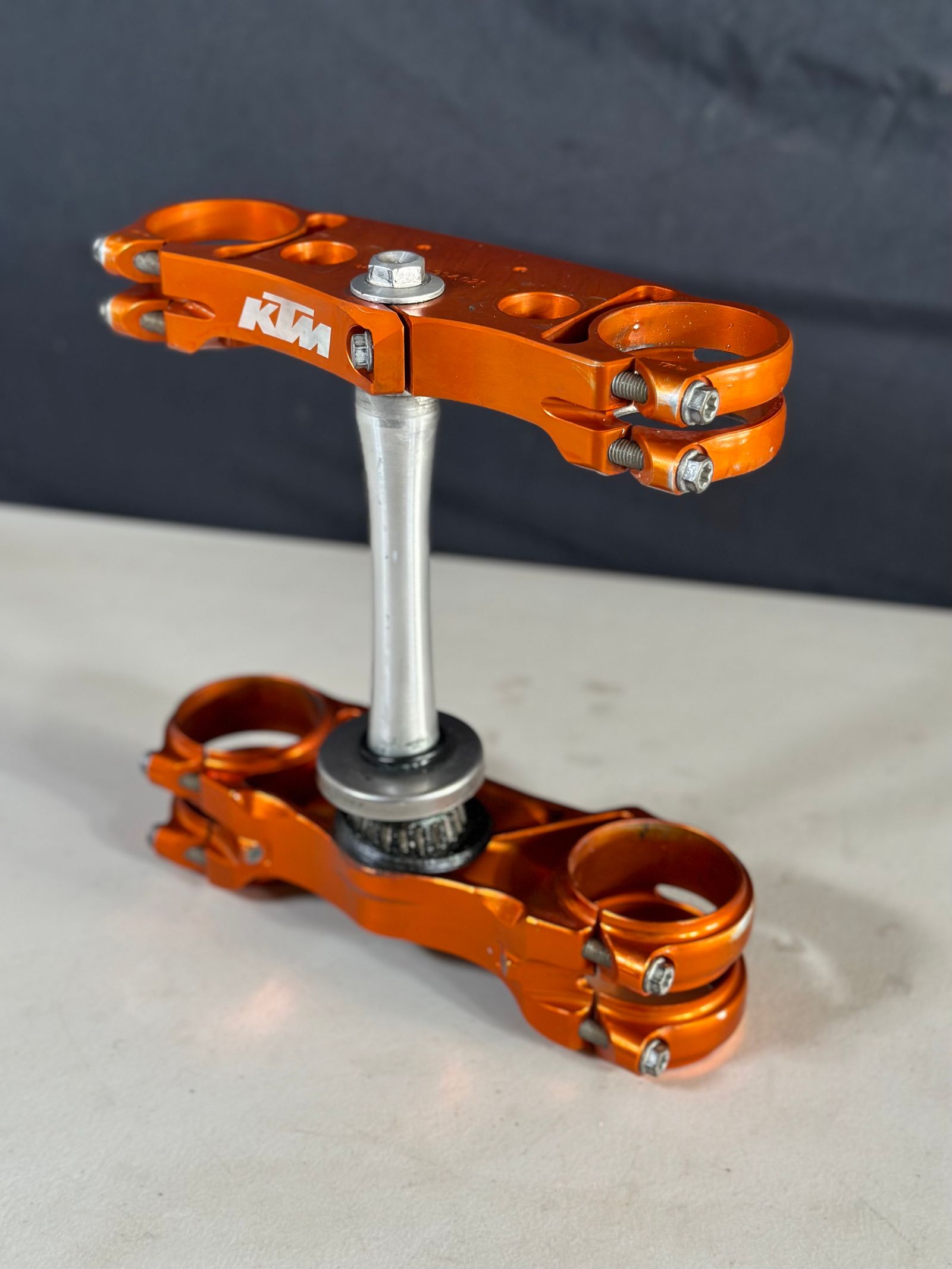 【在庫あり/即出荷可】 Ktm Factory Edition Orange Billet Triple Clamps Split Fe Sxf パーツ