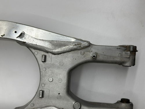 2004 Honda CR250R Swingarm OEM Rear Swing Arm 52200-KSK-000 Suspension CR 250R