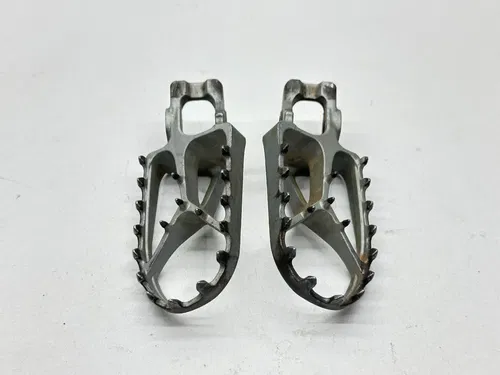 2017 KTM 150SX Foot Peg Set Left Right OEM Footrests 79003040033 Dirt Bike YZ