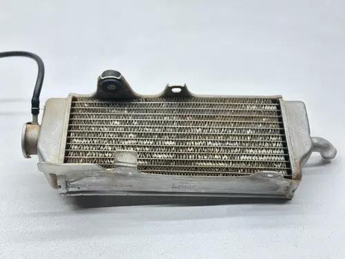 2024 Yamaha YZ450F Right Side Radiator OEM Fill Side Cap Cooling Coolant YZ 450F