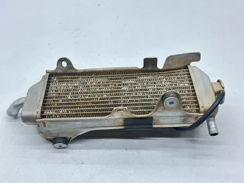 2024 Yamaha YZ450F Right Side Radiator OEM Fill Side Cap Cooling Coolant YZ 450F