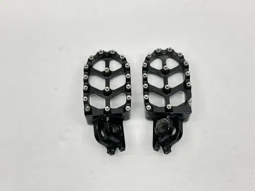 2012 Honda CRF250R Foot Peg Set Left Right Footrests Pins Aftermarket Dirt Bike