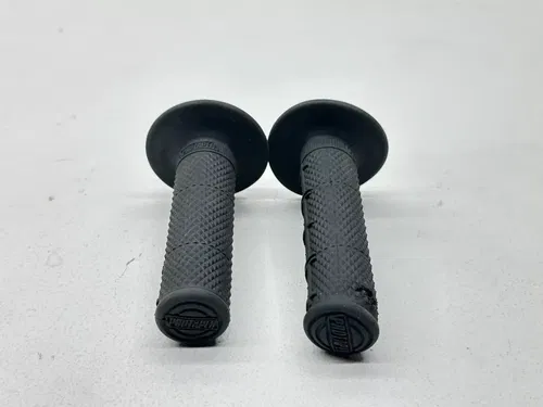 2003 Yamaha WR250F Pro Taper Grips Handlebar Throttle Tube Set 5BE-26240-00-00