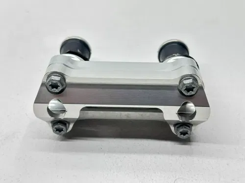 2023 Husqvarna FC450 Handlebar Mounts 1-1/8 Clamps Rubber Mounted OEM FC 450