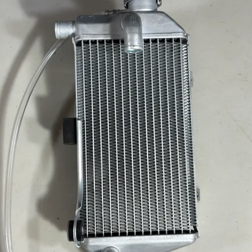 NEW 2023 Honda Crf450r Right Side Fill Radiator Coolant Cooling 2021 2022 Crf 450 250 R Rx Rs Crf250r Fins