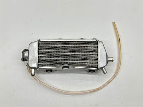 2020 Yamaha YZ125 Right Side Radiator OEM Fill Side Cap Cooling Coolant YZ 125