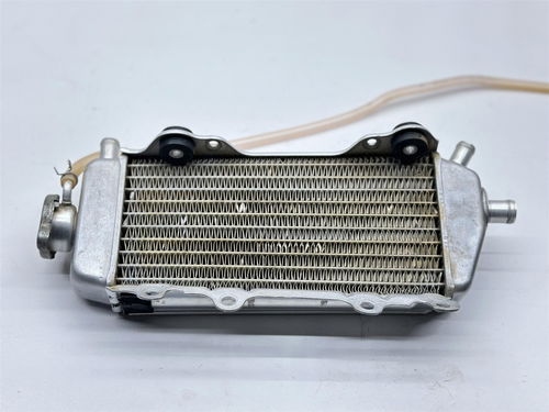 2020 Yamaha YZ125 Right Side Radiator OEM Fill Side Cap Cooling Coolant YZ 125