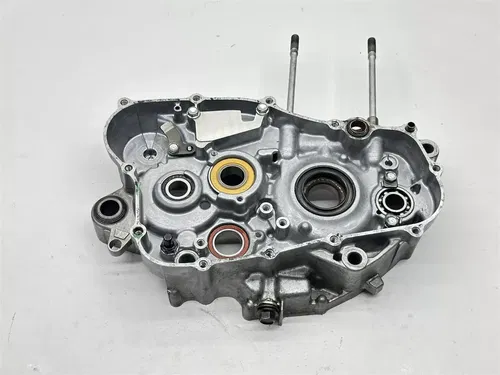 2006 Honda CRF250R Engine Case Right Side Cover Crankcase