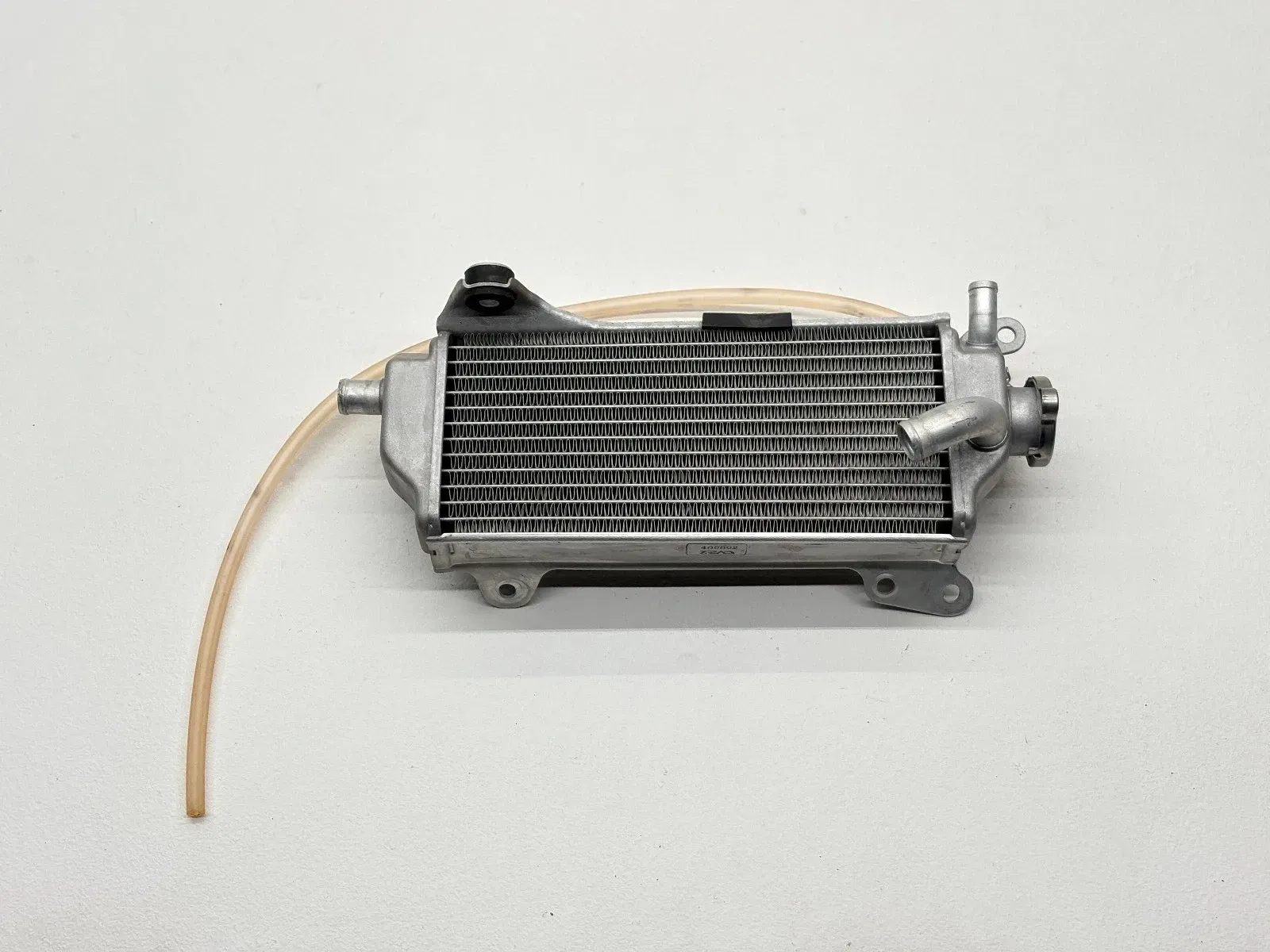 2022 Yamaha YZ450F Right Side Radiator Fill Side Cap Cooling OEM BR9-12461-00-00