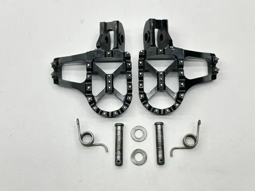 NICECNC Black Extended Foot Pegs Ankle Savers KTM Husqvarna GasGas MX Enduro SXF