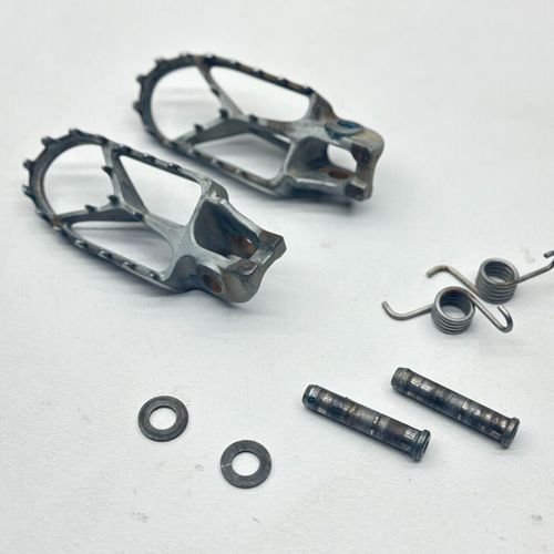 2023 KTM 85SX Foot Pegs Left Right Spring Mount Assembly 79003040033 GasGas SX