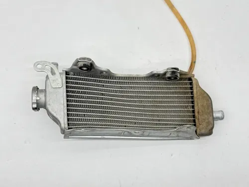 2015 Yamaha YZ250F Right Side Radiator Fill Side Cap Cooling OEM 1SL-1240A-00-00