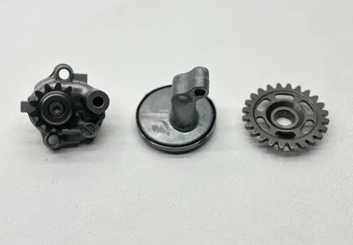 2012 Yamaha YZ450F Oil Pump Assembly Engine Shaft Gear Rotor 2S2-13300-10-00 YZ