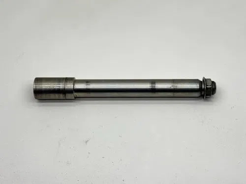 2022 Yamaha YZ450F Front Wheel Axle OEM Spindle Pivot B2W-25181-00-00 YZ 450F
