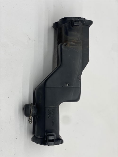 2000 Kawasaki Vulcan 1500 Center Air Intake OEM Tube Cleaner Case Black VN1500