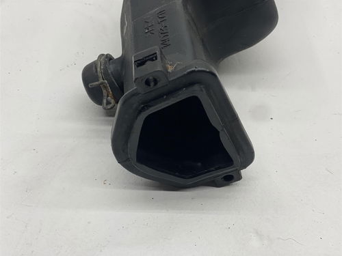 2000 Kawasaki Vulcan 1500 Center Air Intake OEM Tube Cleaner Case Black VN1500