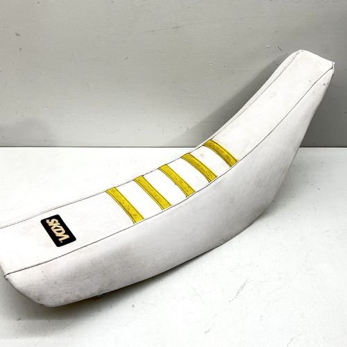 1994 Suzuki RM125 Complete Seat Assembly SKDA White Cover Yellow Ribbed Gripped