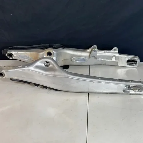 2023 KTM 250 SX Swingarm Swing Arm Rear Suspension Linkage Axle  A46004130000 125 150 300 350 450 500 Xc Sxf Xcf Mc Fc Tc Fx
